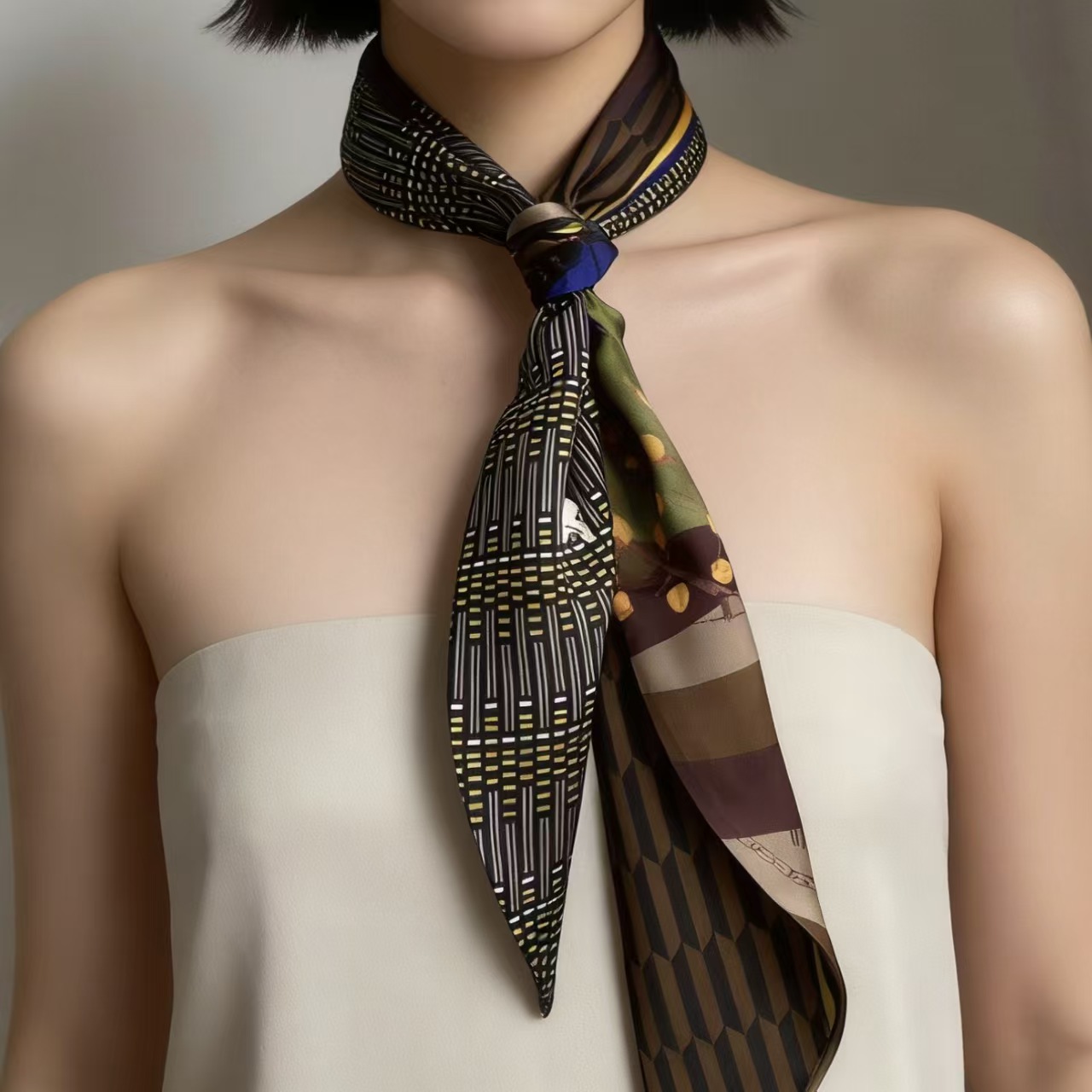 Foulard di lusso in seta satin - Ascot Neck Scarf recensione e prezzo