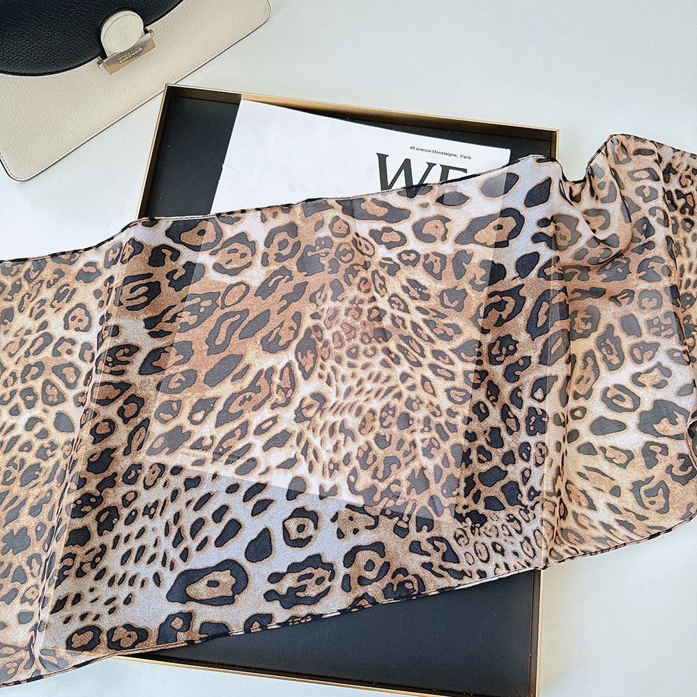 Sciarpa di seta lunga piccola  - Ascot Neck Scarf recensione e prezzo